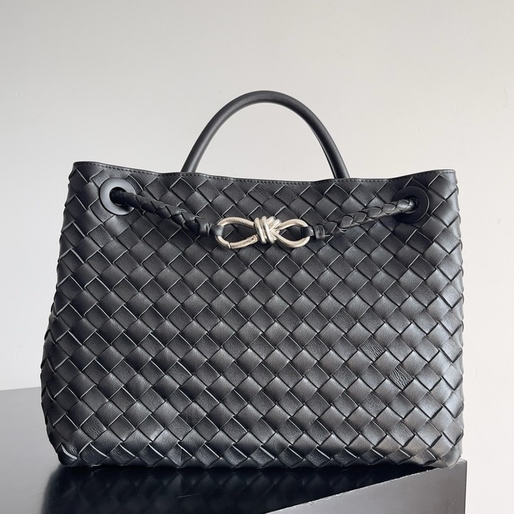 보테가베네타 안디아모 32 블랙 은장