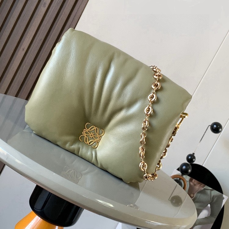 로에베 퍼퍼 고야 인 샤이니 나파