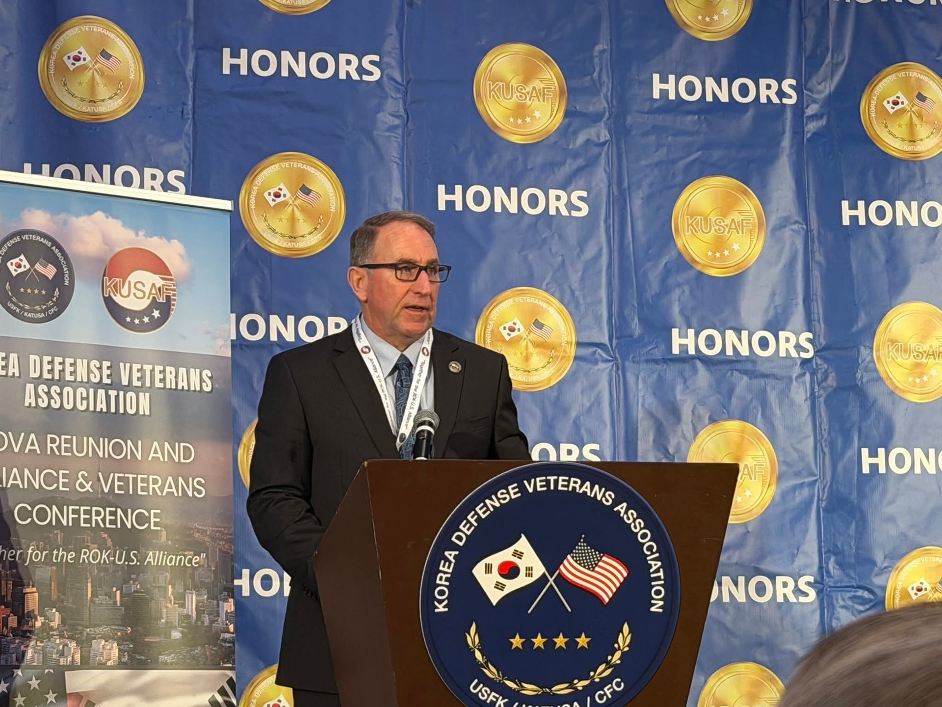 주한미군전우회, 미 샌디에고에서 한미동맹 컨퍼런스 개최 (10.25, 축사를 하는 에이브람스 회장)