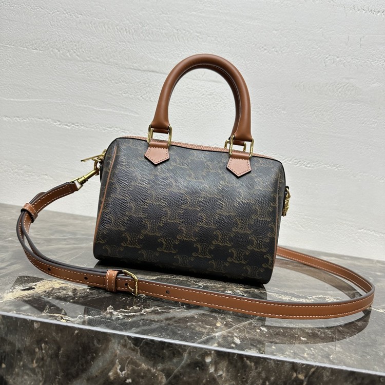 셀린느 퀴르 트리오페 스몰 113773