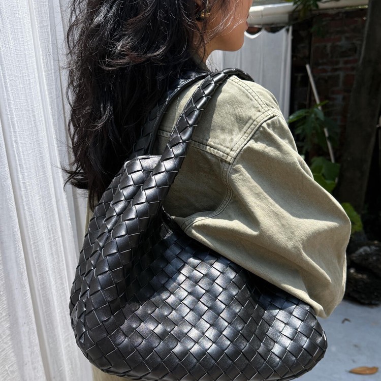 보테가베네타 캄파나 씨 솔트 844249 미디엄