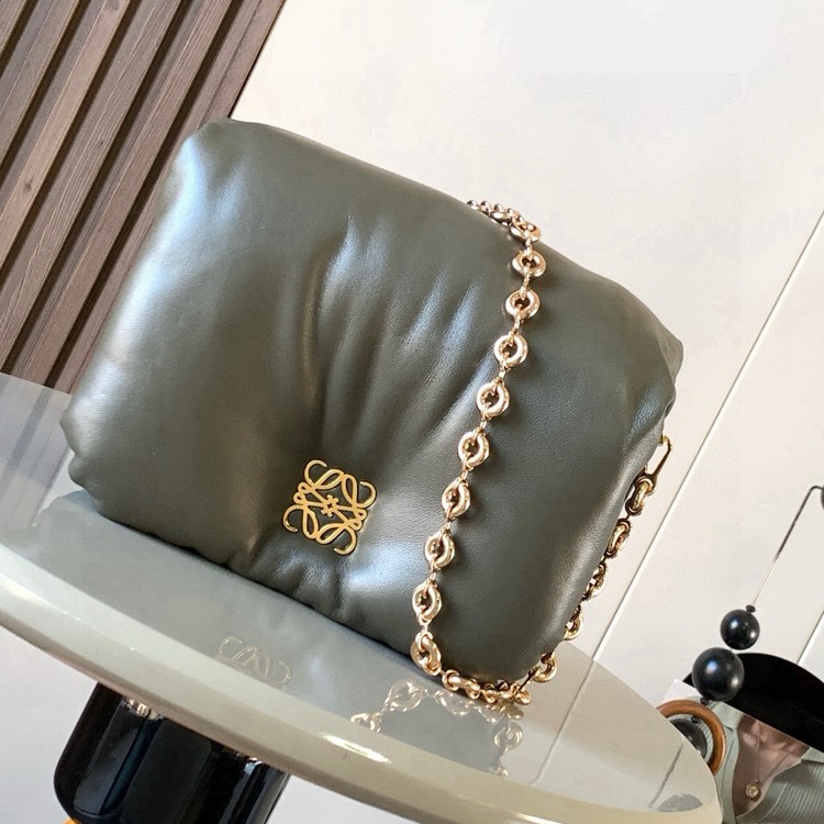 로에베 퍼퍼 고야 인 샤이니 나파