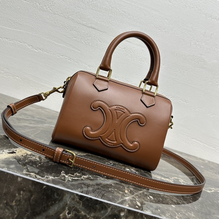 셀린느 퀴르 트리오페 스몰 113773