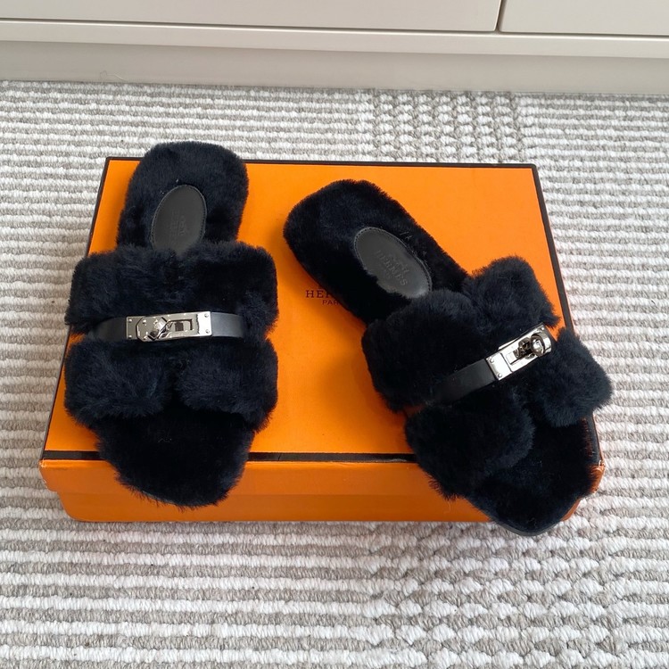 에르메스 길리아 퍼 샌들