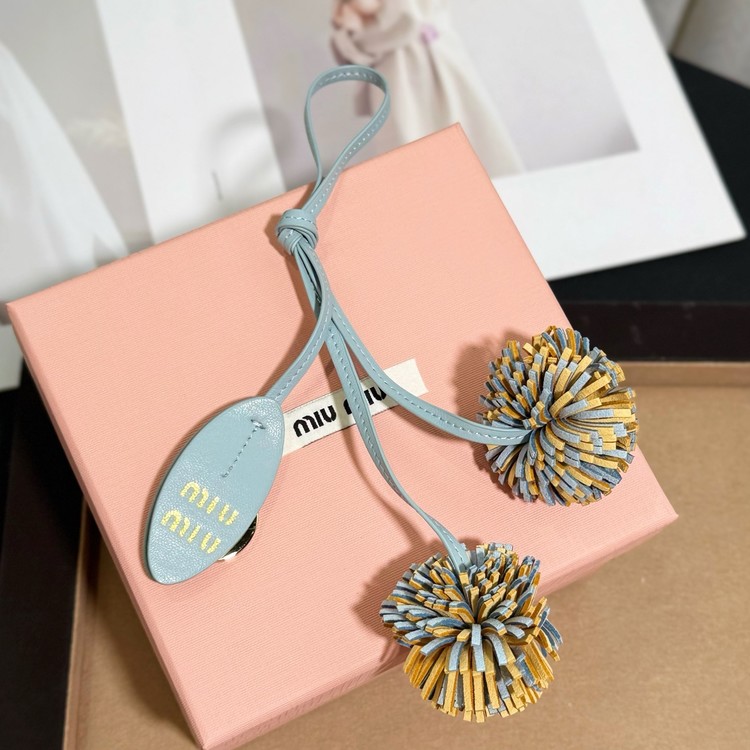 미우미우 트릭 나파 가죽 백 참