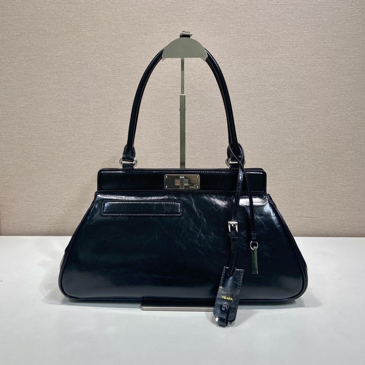 프라다 1BG569 레더 토트백 미디움
