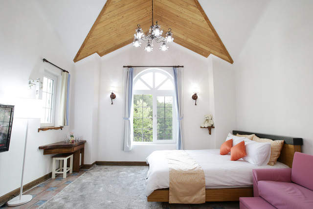 디럭스 302 (C동 2층)