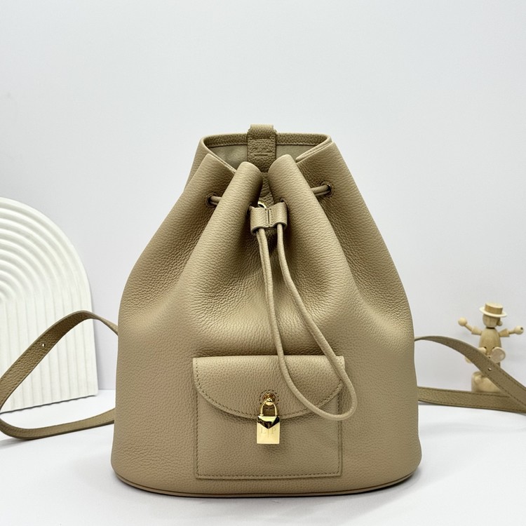 로로피아나 엑스트라 트로스트링 L27 백팩 FAP4322