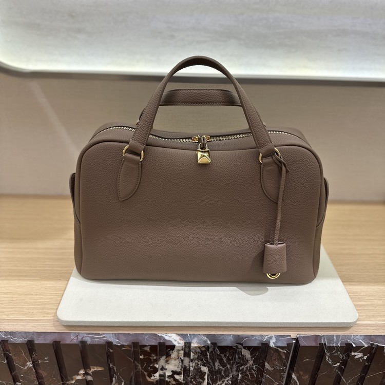 로로피아나 니들 볼링 백