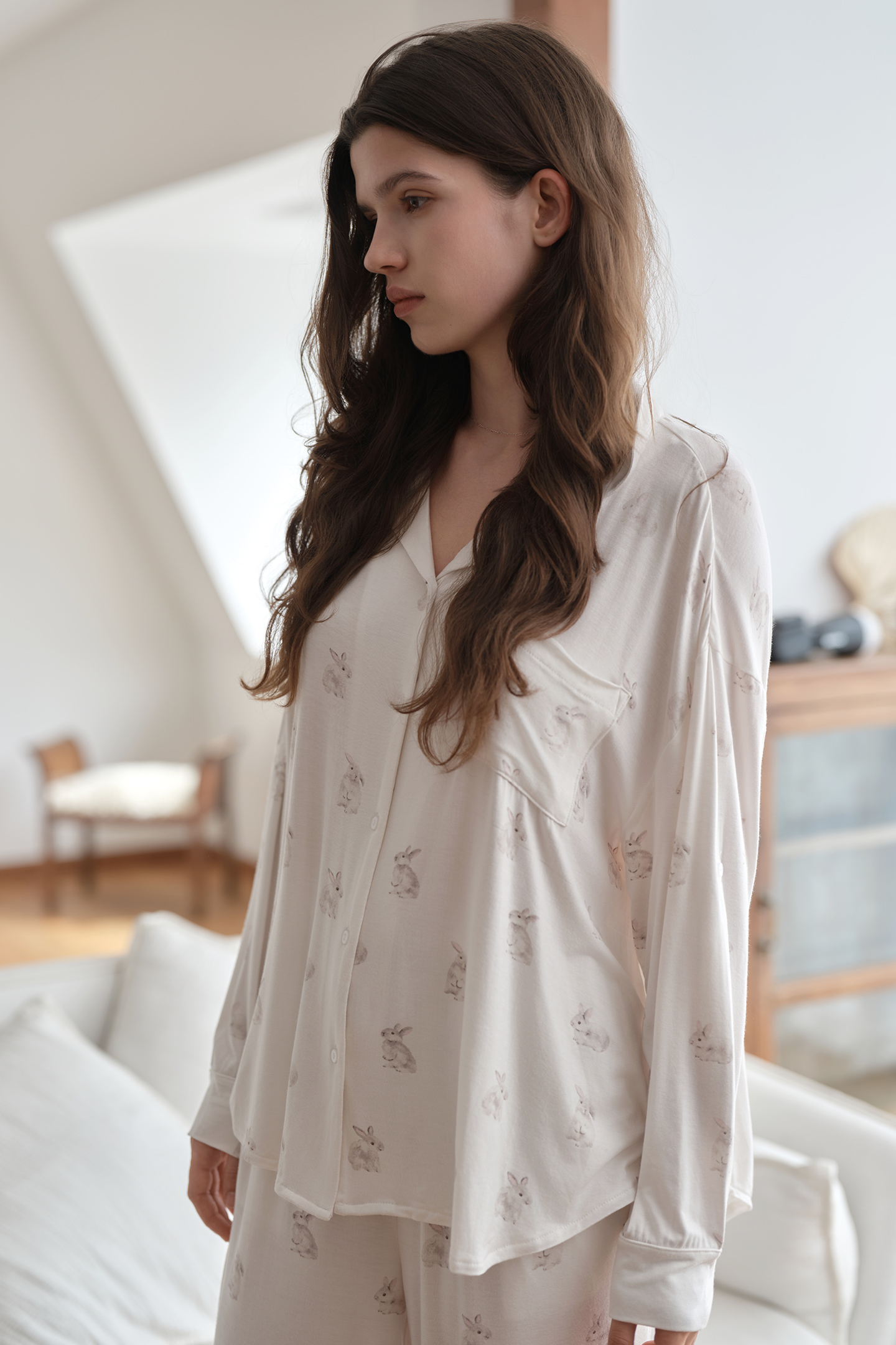 Ourwe consistently offers you new discoveries with diverse collections <p> updated every season and every week. Reflecting the latest trends, <p> we provide a variety of options for women to find their own unique style.