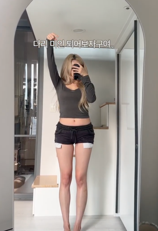 <p style="text-align: left; font-size: 14px; font-weight: bold; line-height: 1.2;""><br>SENCIA</p><p style="text-align: left; font-size: 13px; color: rgb(118, 118, 118); line-height: 1.2;">헬스케어 브랜드 "센시아"</span></p>