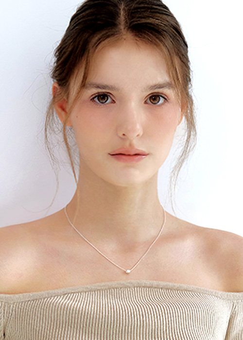 <h6>ANNA</h6><br><br><br>