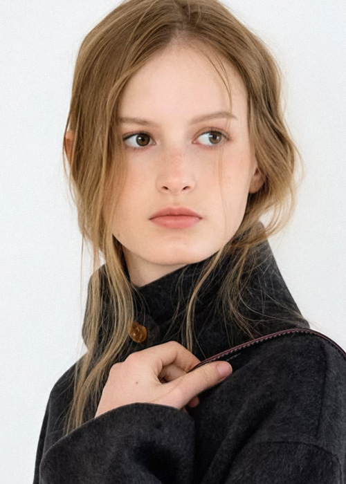 <h6>ALINA</h6><br><br><br>