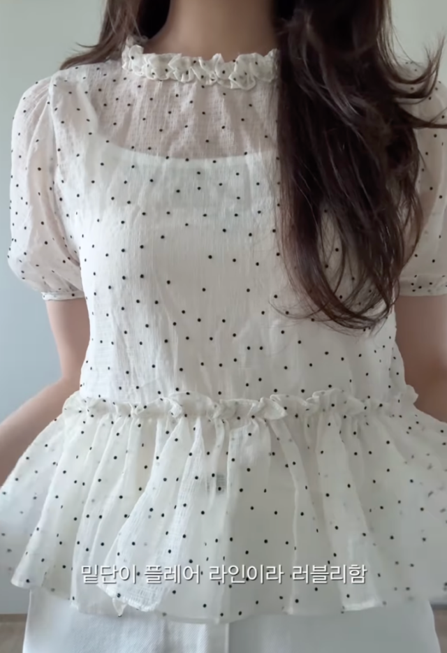 <p style="text-align: left; font-size: 14px; font-weight: bold; line-height: 1.2;""><br>TWEE</p><p style="text-align: left; font-size: 13px; color: rgb(118, 118, 118); line-height: 1.2;">사랑스러운 브랜드 "트위"</span></p>