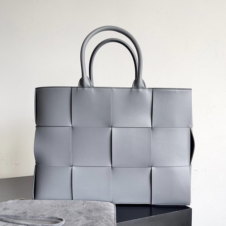 보테가베네타 아르코 토트 37cm