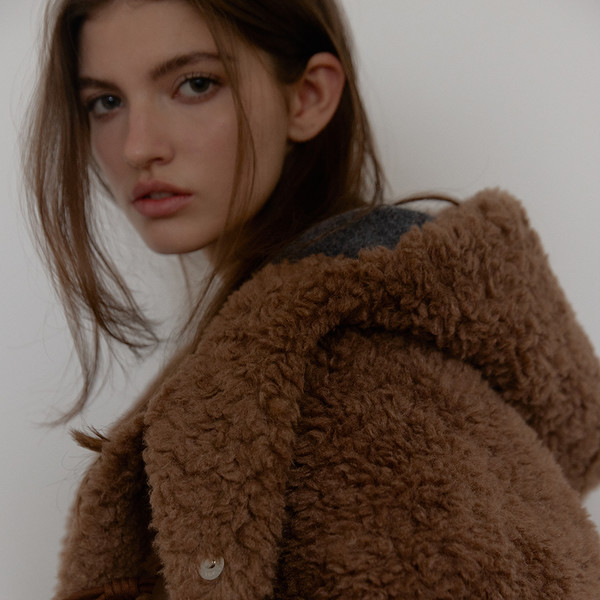 WOOL SHEARLING HOODIE MUSTANG (BROWN) : ASURA