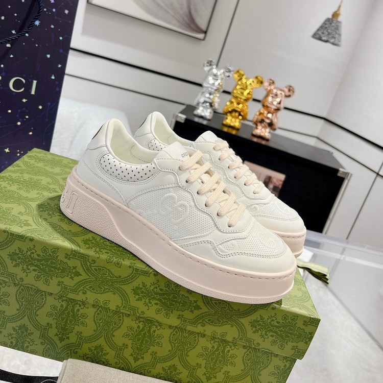 구찌 청키 B 스니커즈