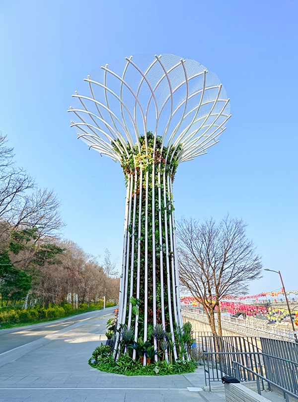 <div class="tb-text-group01"><p class="t-text01">공간 아트디렉션</p><p class="b-text01">공간의 본질을 읽고, 잠재력을 극대화합니다.</p></div>