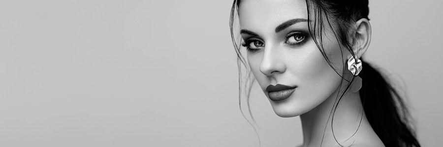 <p style="     margin:0 0 12px 0;     color:#ffffff;     font-weight:500;     font-size:clamp(12px, 2vw, 18px);   ">     아름다움을 채워주는   </p>    <h5 style="     margin:0;     color:#ffffff;     font-weight:500;     line-height:1.05;     font-size:clamp(24px, 6vw, 46px);   ">     <span style="color:#fbc141;">순금 </span>쥬얼리   </h5>