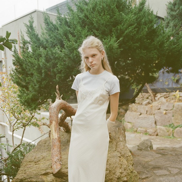 Exclusive] Lace silky long dress (ivory / black) : MONOHA