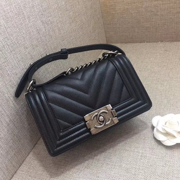 샤넬 보이백 스몰 캐비어 블랙 은장 A67085