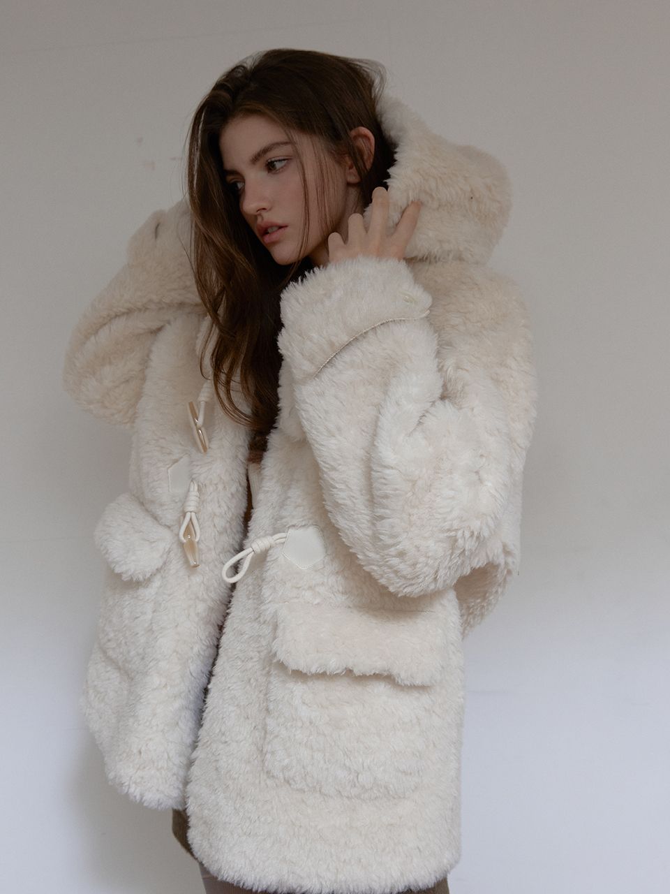 WOOL SHEARLING HOODIE MUSTANG (IVORY) : 아수라 (ASURA)