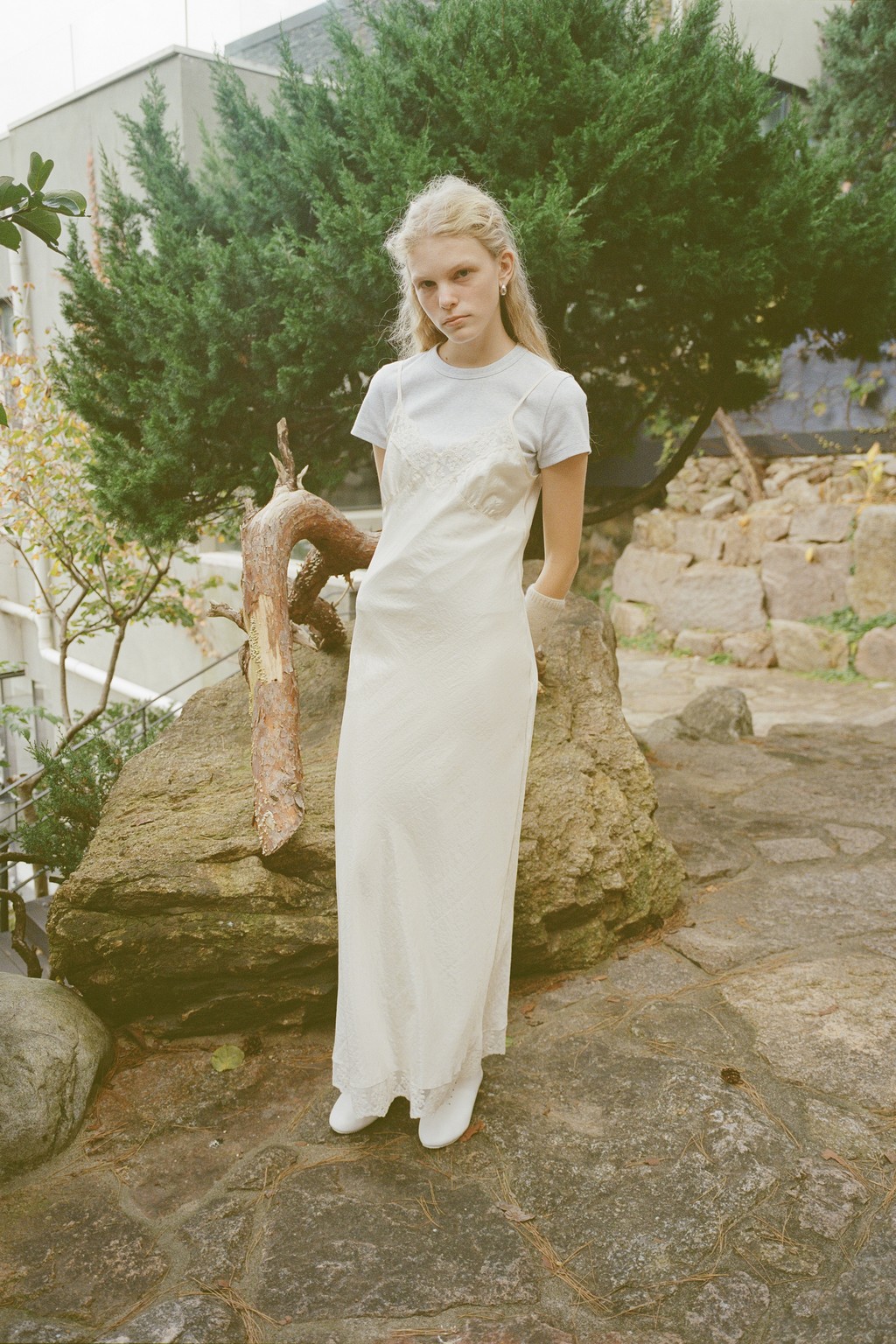 Exclusive] Lace silky long dress (ivory / black) : MONOHA