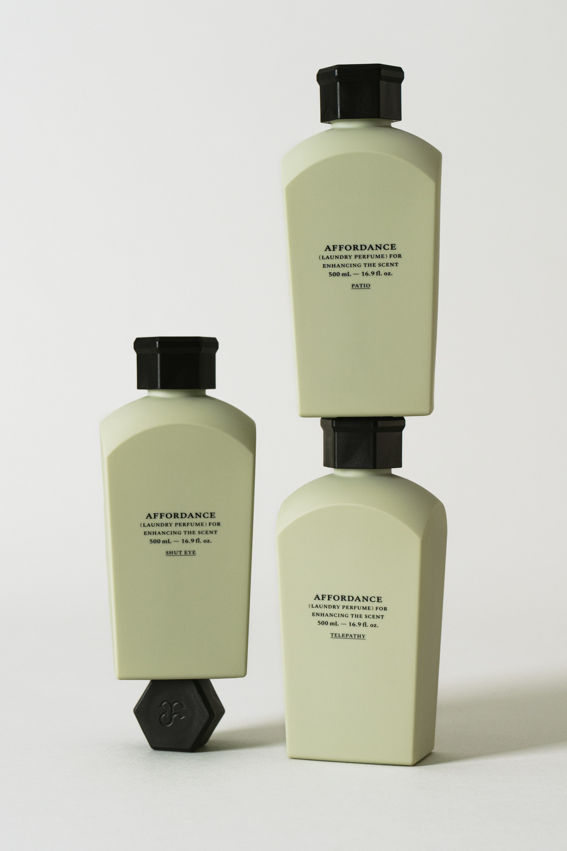 <span style="   line-height: 1em;   font-size: 14px;   letter-spacing: 0.5px;   border: 1px solid white;   margin-bottom: 10px;   padding: 8px;   display: inline-block; ">Life Edition</span><br>NEW IN<br>LAUNDRY PERFUME