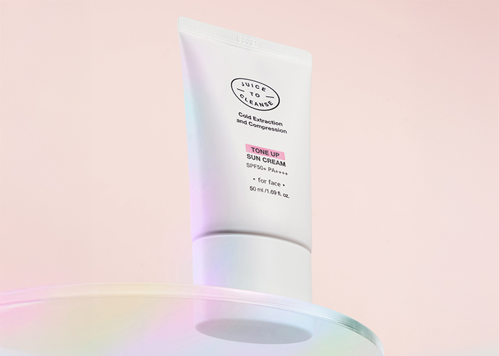 <div>   <h5><b>TONE UP SUN CREAM</b></h5> <div style="margin-top:6px; color:#454545">A poreless, radiant glow with moisture within</div> <div style="margin-top:5px; color:#454545">Mineral rose tone-up sun cream</div><br></div>