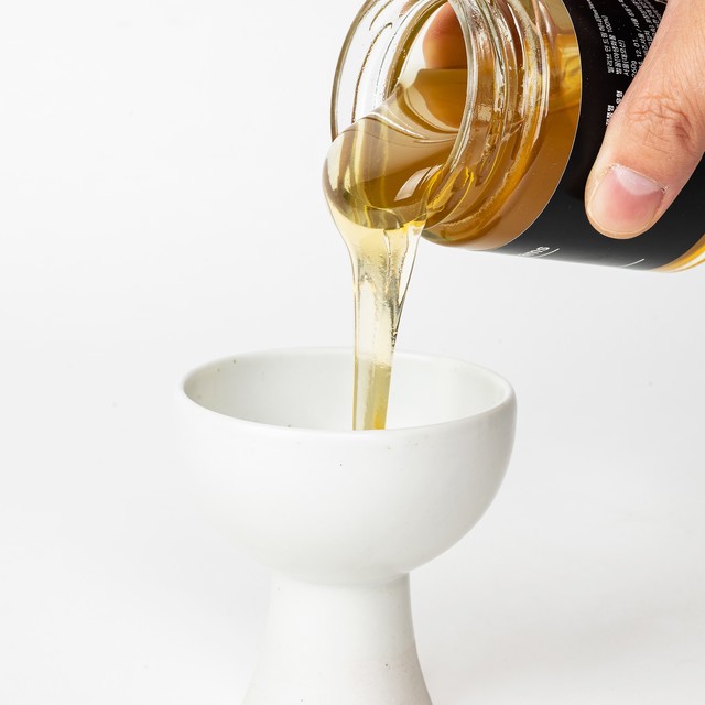 <p style="text-align:left; font-size:16px; margin-top:26px;">VITAE TELLUS IN<br><span style="color:#666;">₩ 80,000</span></p>