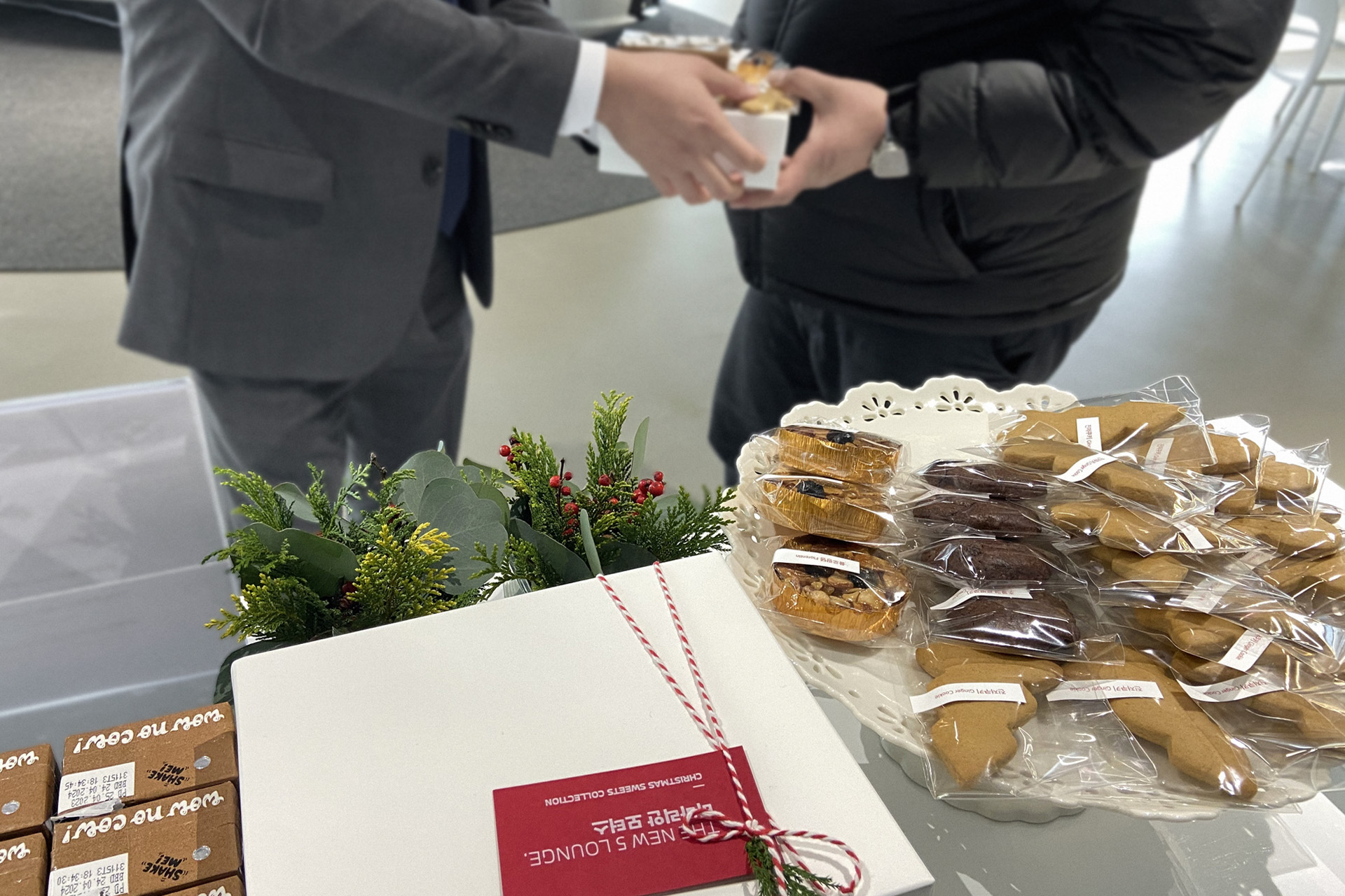 <span style="font-size: 13px; color: #565656;">12월 케이터링 - 크리스마스 무드 반영</span>