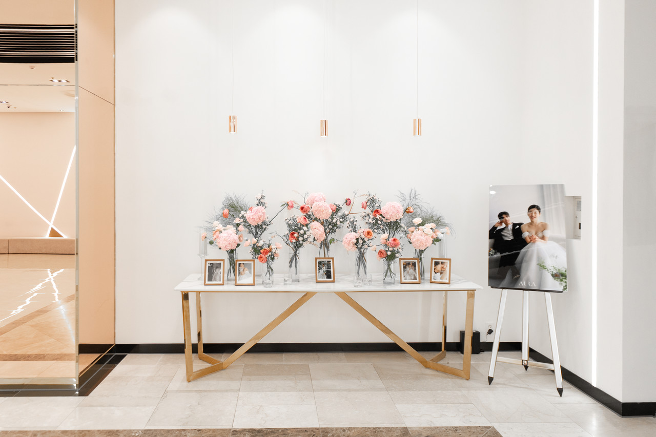 <p style="margin-left:10px;">DROP EARING</p><h5 style="margin-left:10px">UP TO 70%</h5>