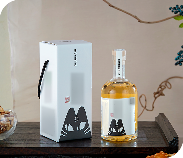 <p style="font-size:1.6rem; margin-top:24px"><strong style="font-size:1.6rem; font-weight:800;">Chuseongju glass bottle</strong><br>25 degrees/350 ml/regular distilled liquor</p>