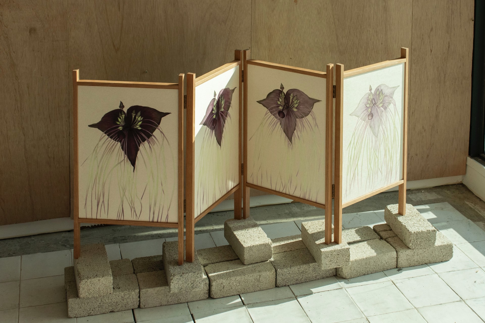 멍이 빠지는 시간(the fading time of a bruise), 2025, 장지에 채색(Color on Korean paper), 55 × 123cm