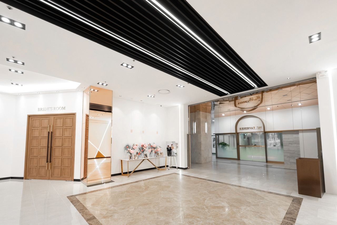 <p style="margin-left:10px;">RING</p><h5 style="margin-left:10px">UP TO 60%</h5>