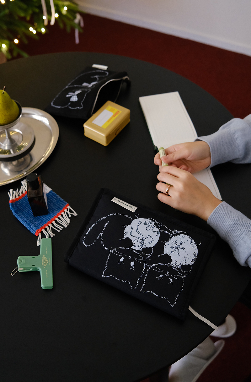 Votre consistently offers you new discoveries with diverse collections <p> updated every season and every week. Reflecting the latest trends, <p> we provide a variety of options for women to find their own unique style.