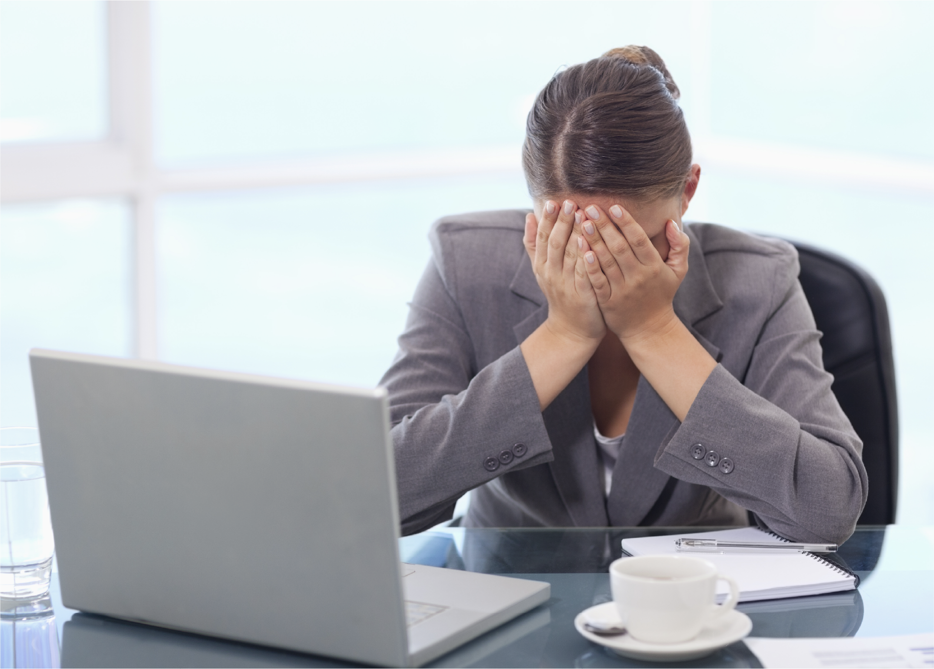 <div style="text-align:center;">   <p style="font-size:16px; font-weight:700; margin:0 0 6px;">     해고 및 징계   </p>   <p style="font-size:12px; line-height:1.6; margin:0;">     부당해고·징계 분쟁의 <br>     구제부터 소송까지 전담 대리   </p> </div>