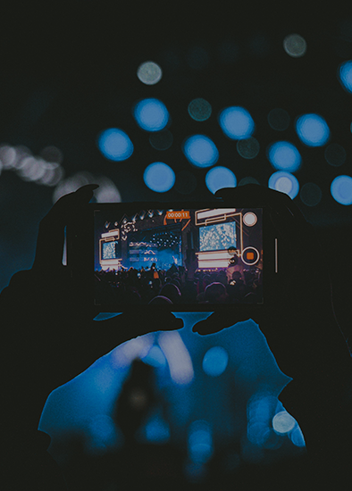 <h5><strong>Digital Team</strong></h5><br>SNS 채널 운영부터 AI 서비스 개발까지<br>브랜드의 DX를 넘어 AX 전환을 이끕니다