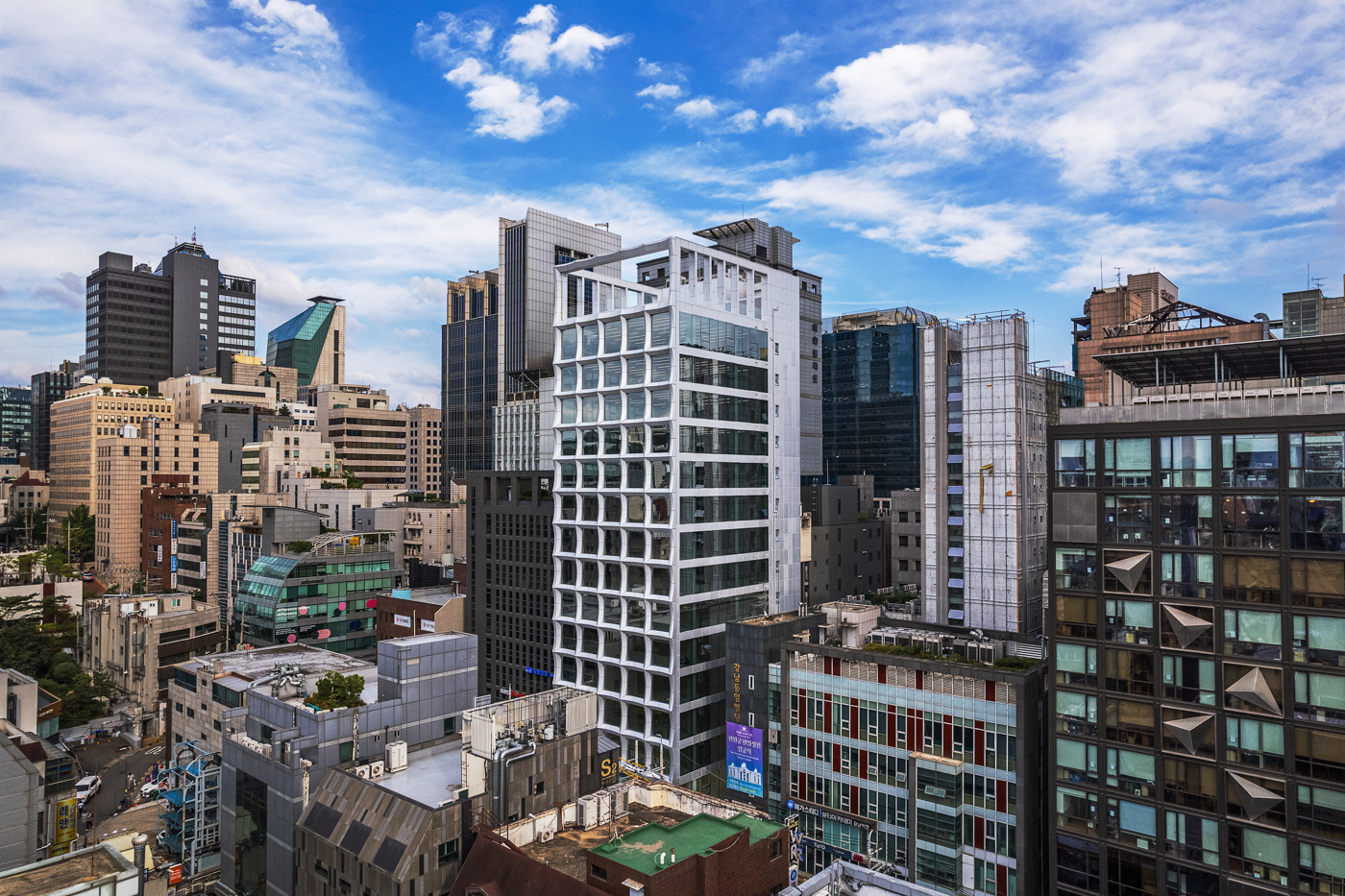 제로투엔 오피스 시리즈, 분데스 강남