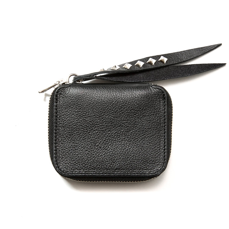 小物 CALEE LEATHER WALLET POUCH STUDS CHARM CALEE（キャリー）の「CALEE/キャリー PLANE LEATHER FLAP HALF WALLET