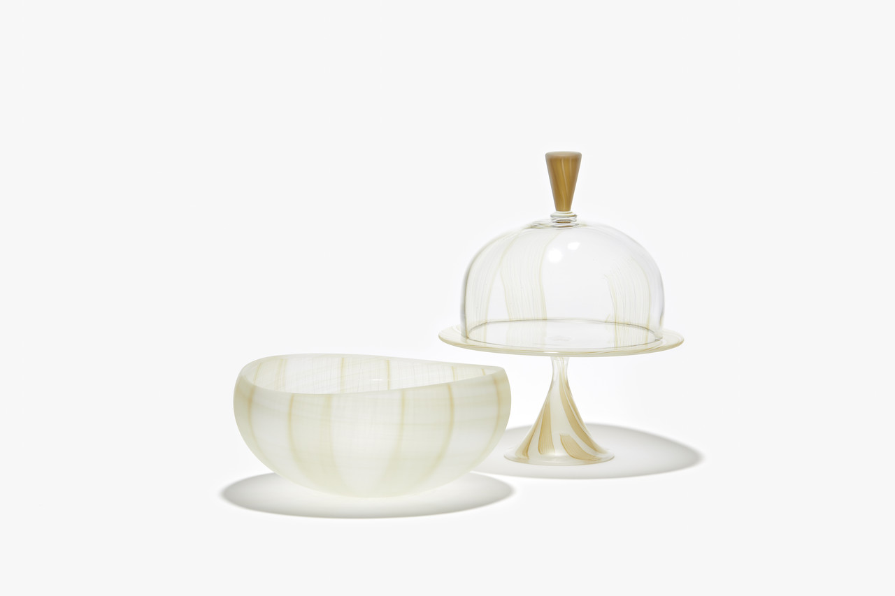 Full moon_cake stand  & Bowl (Olive) / Glass / Blown, sandblasted and acid polished / w250 d250 h300, w260 d260 h120 (mm) / 2023