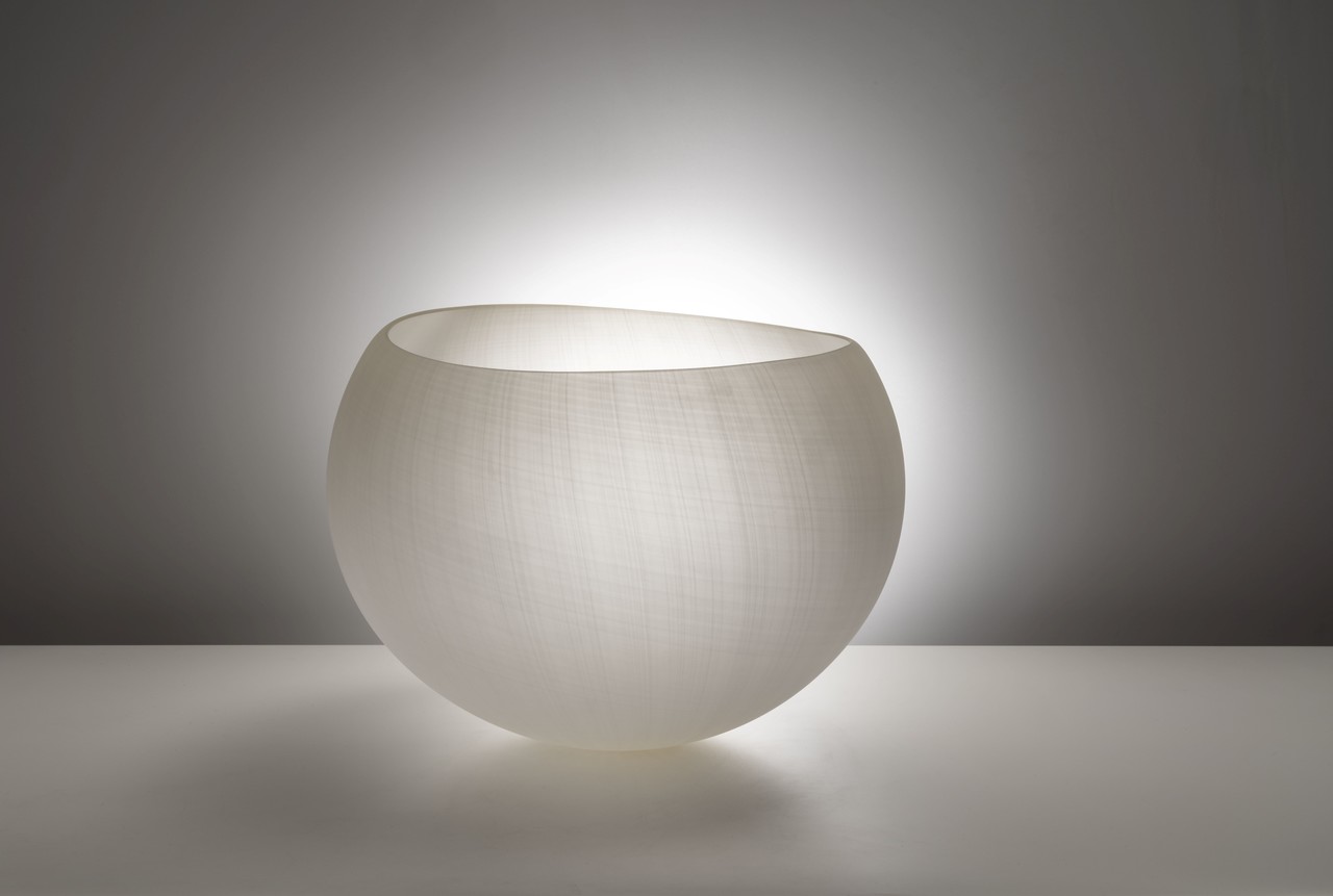 Moonlight dandelion seeds  / Glass / Blown, sandblasted and acid polished / w510 d510 h390 (mm) / 2023