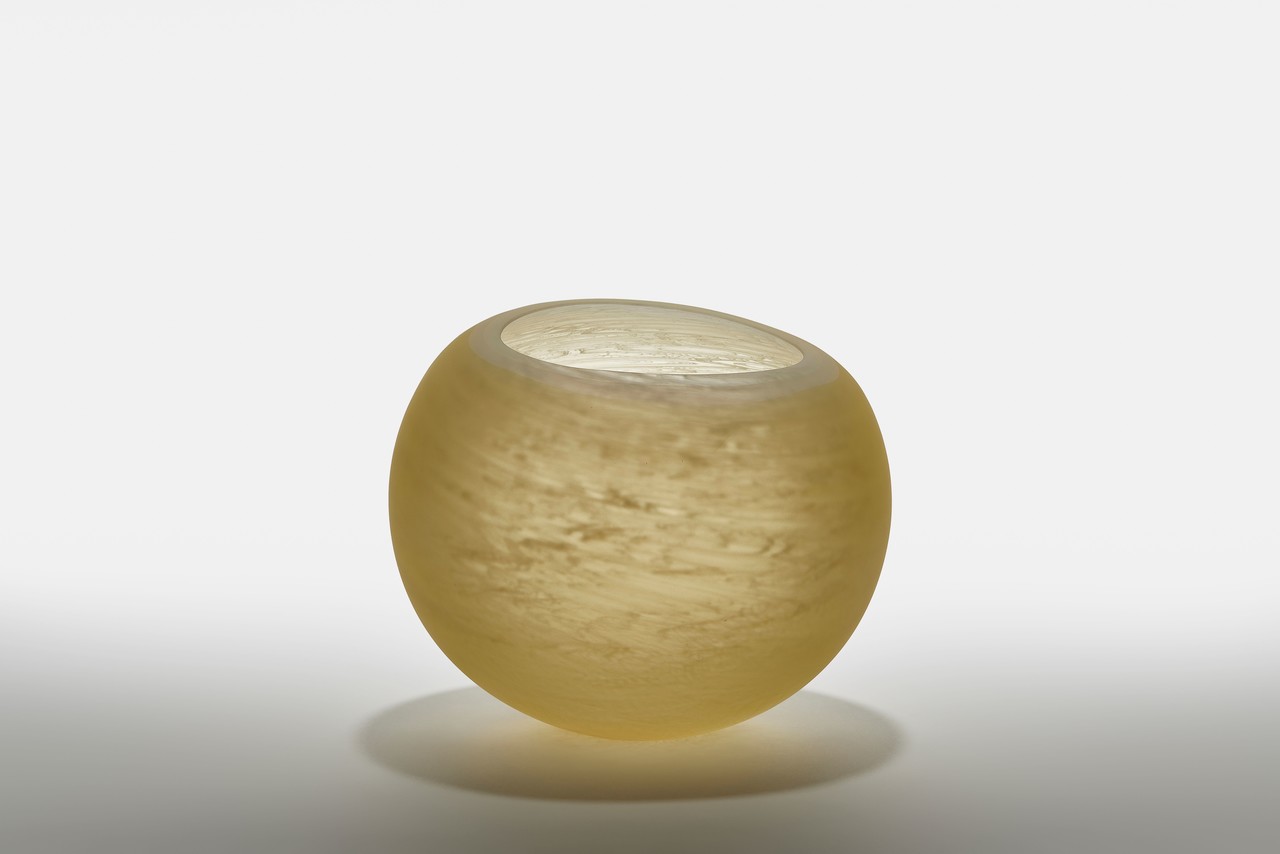 A cloudy sky(Yellow)  / Glass / Blown, sandblasted and acid polished / w250 d250 h220 (mm) / 2024