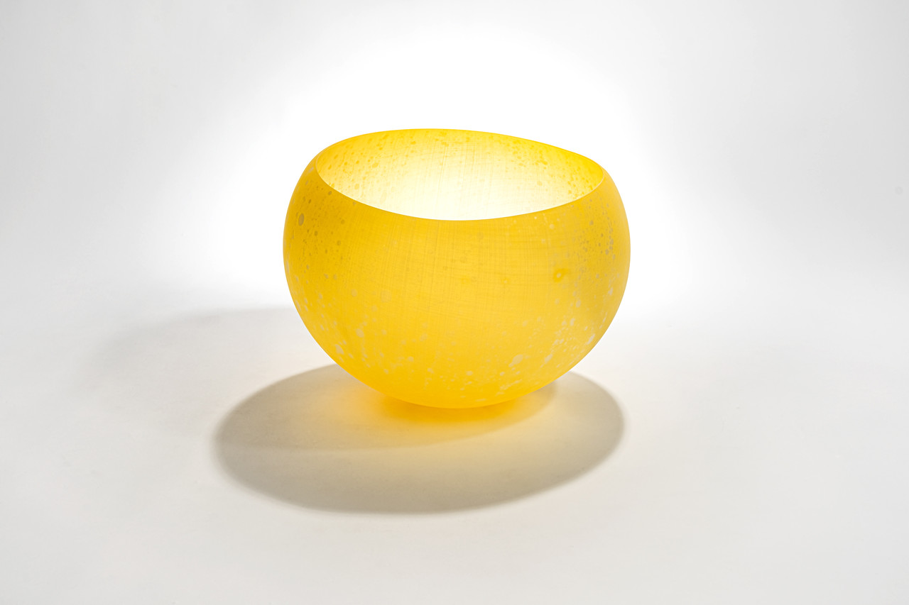 Full moon / Glass / Blown, sandblasted and acid polished / w510 d510 h400 (mm) / 2023