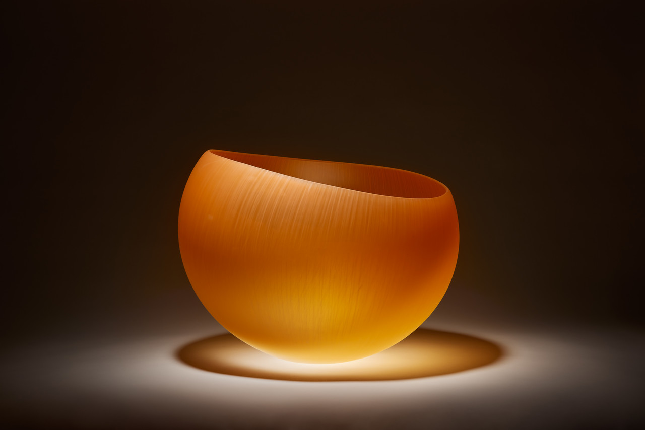 Sunset dandelion seeds 1 / Glass / Blown, sandblasted and acid polished / w455 d455 h400 (mm) / 2024