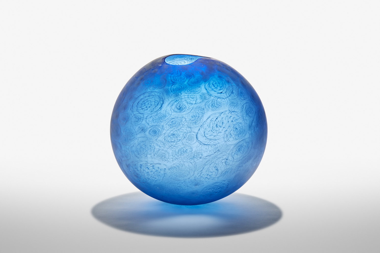 Nocturne in Blue 푸른 밤의 녹턴 / 2025 / Blown, sandblasted and acid polished glass / h42 x w45 x d45 cm