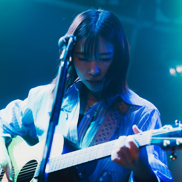 <span style="color: #ffffff;"><br><h6><b>KONDO YUMIKA</span>