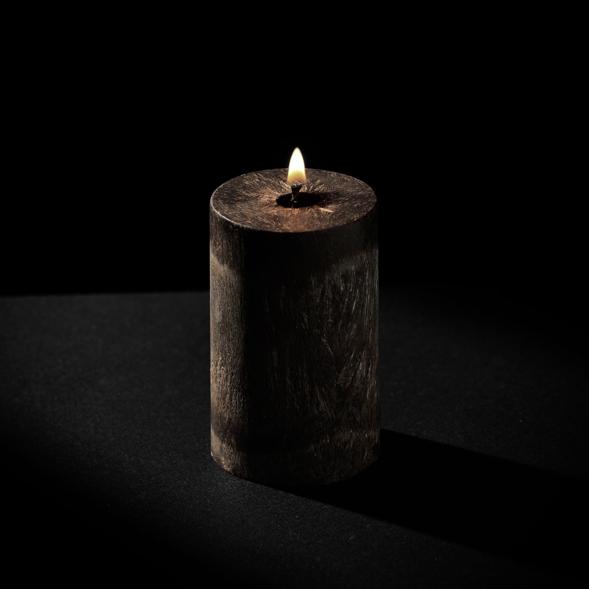 <span style="   line-height: 1em;   font-size: 14px;   letter-spacing: 0.5px;   border: 1px solid white;   margin-bottom: 10px;   padding: 8px;   display: inline-block; ">Life Edition</span><br>NEW IN<br>ARBOL CANDLE