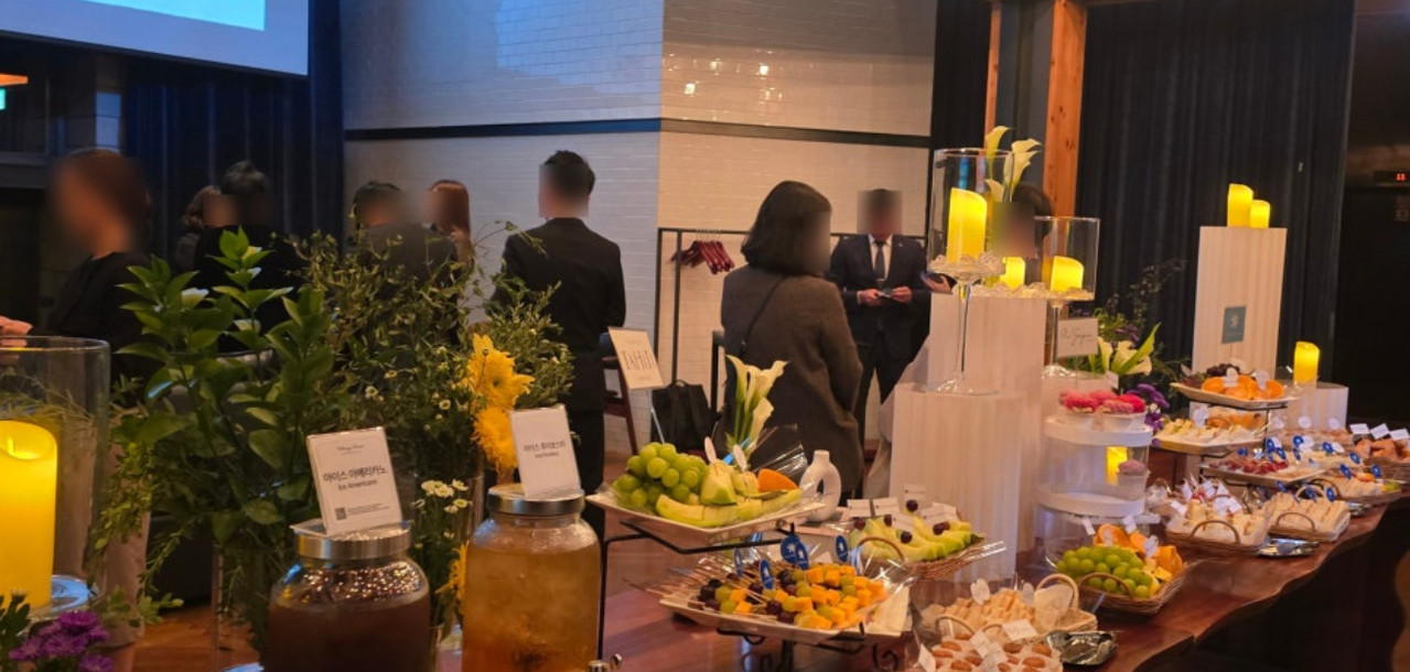 타히티 프라이빗 쇼케이스 참석한 마이크루즈북 크루즈 테마팀