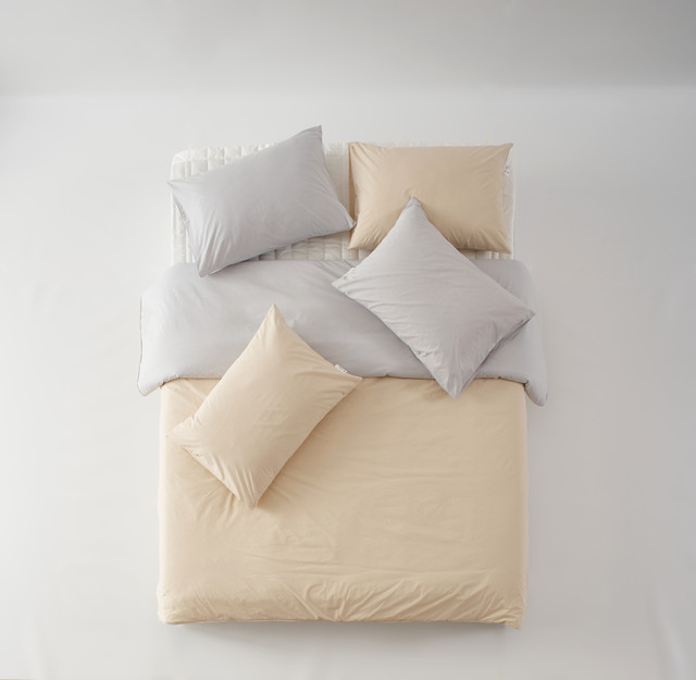 <p style="text-align:left; font-size:16px; margin-top:26px;">WHITE PLATES<br><span style="color:#666;">₩ 50,000</span></p>